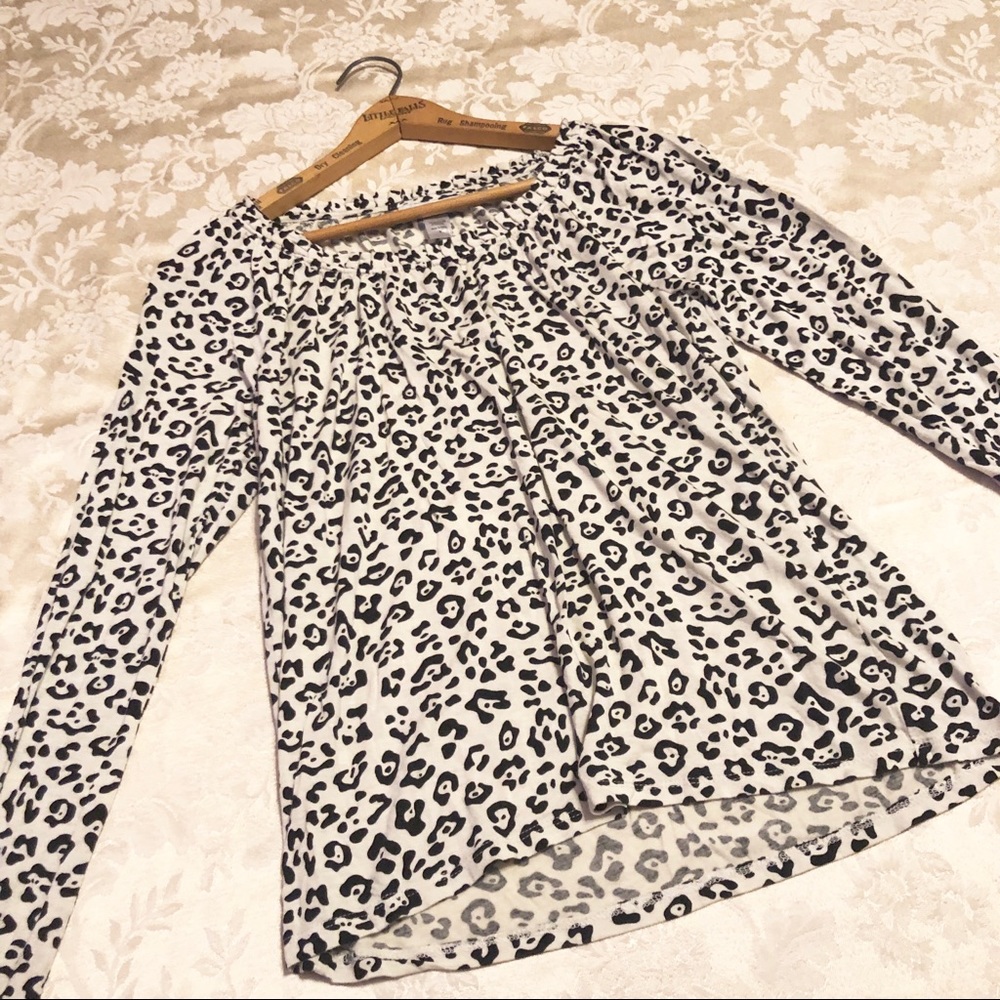 Jaclyn Smith | Black And White Classic Leopard Top